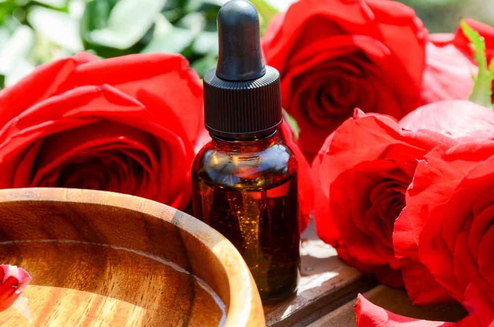 6 Essential Oils That Can Boost Your Sex Drive